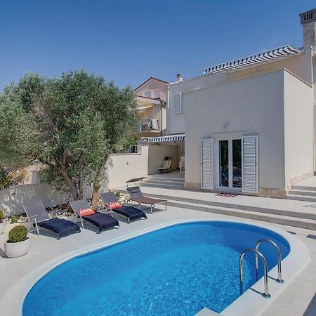 Beautiful Home In Martinscica With Wifi Extérieur photo