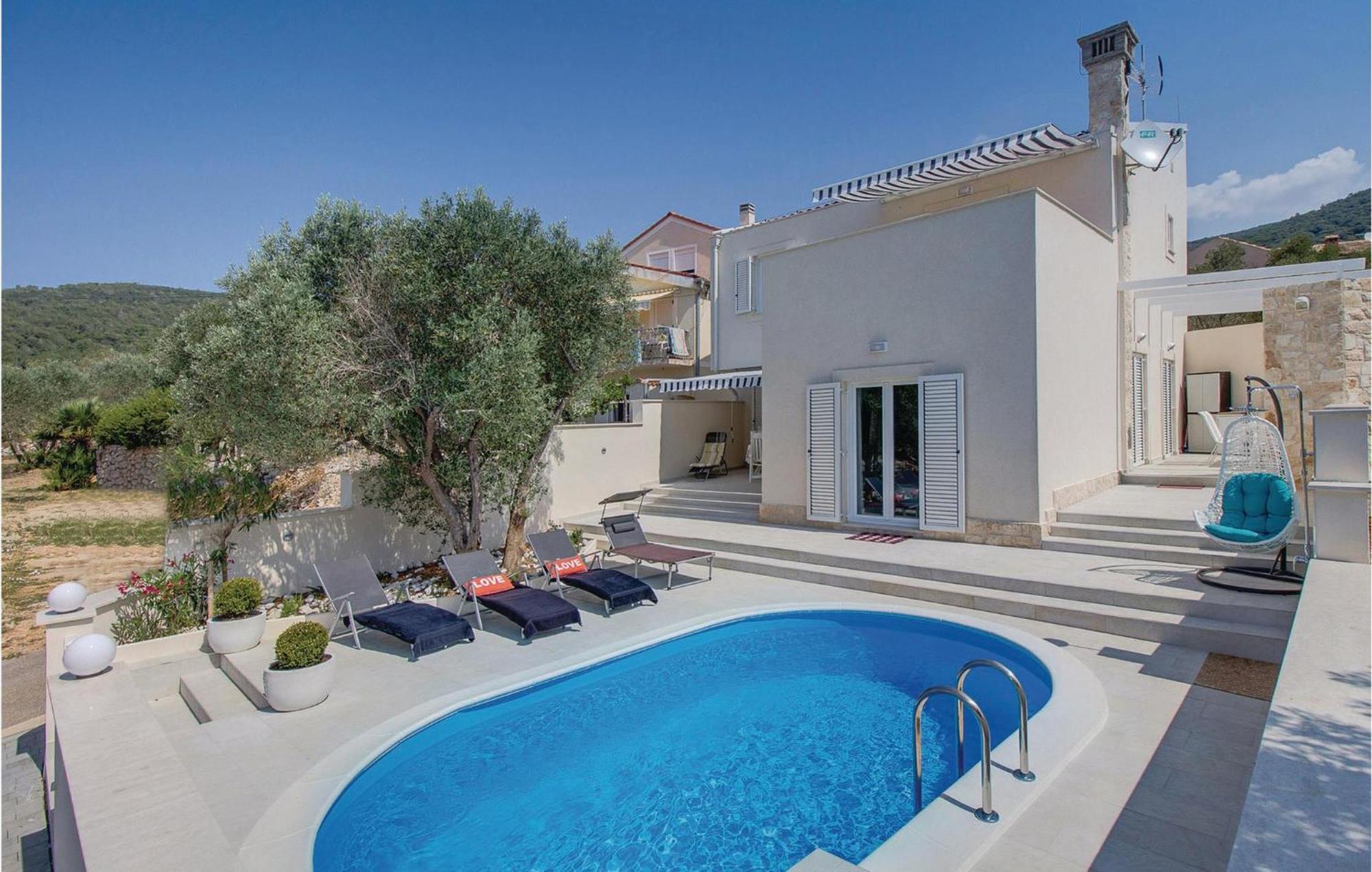 Beautiful Home In Martinscica With Wifi Extérieur photo