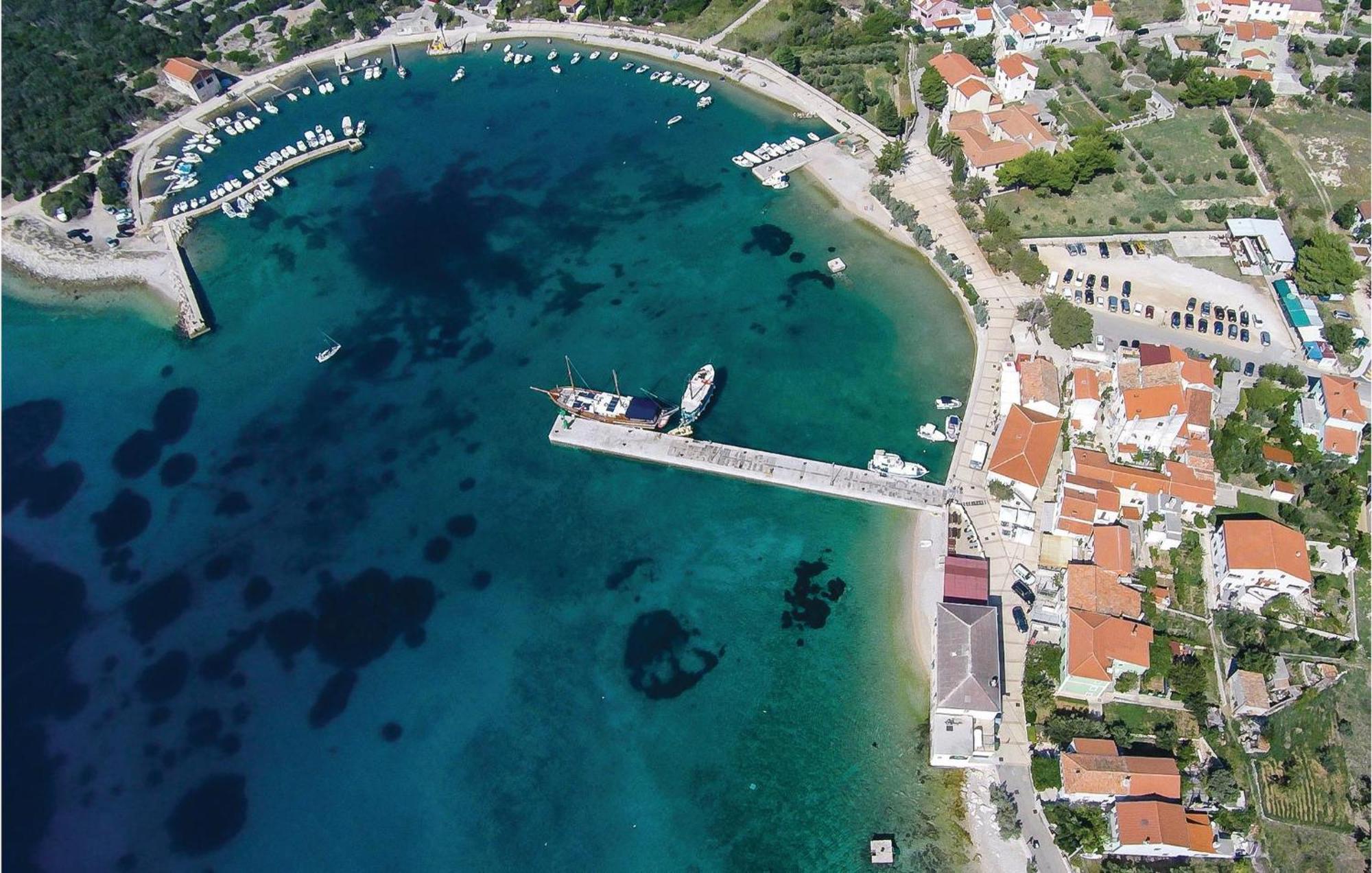 Beautiful Home In Martinscica With Wifi Extérieur photo