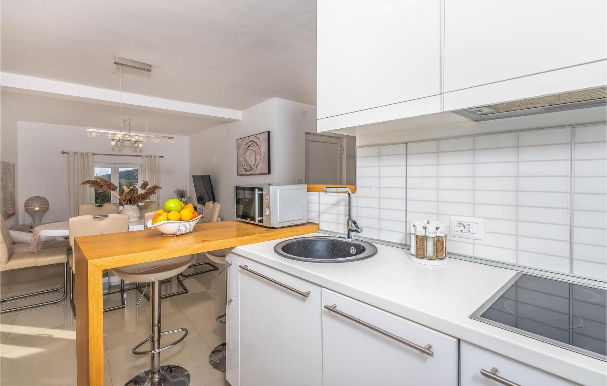Beautiful Home In Martinscica With Wifi Extérieur photo