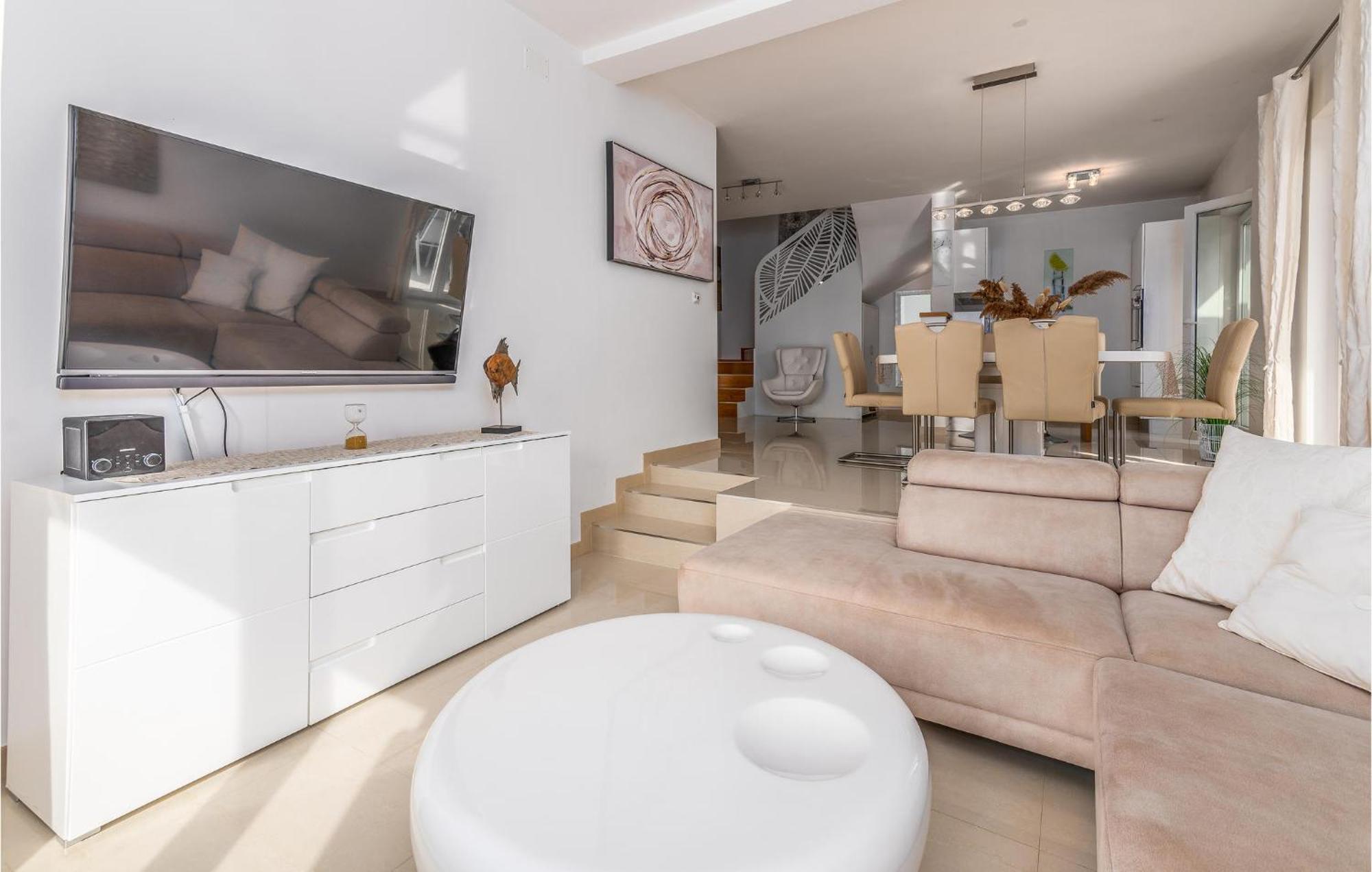 Beautiful Home In Martinscica With Wifi Extérieur photo