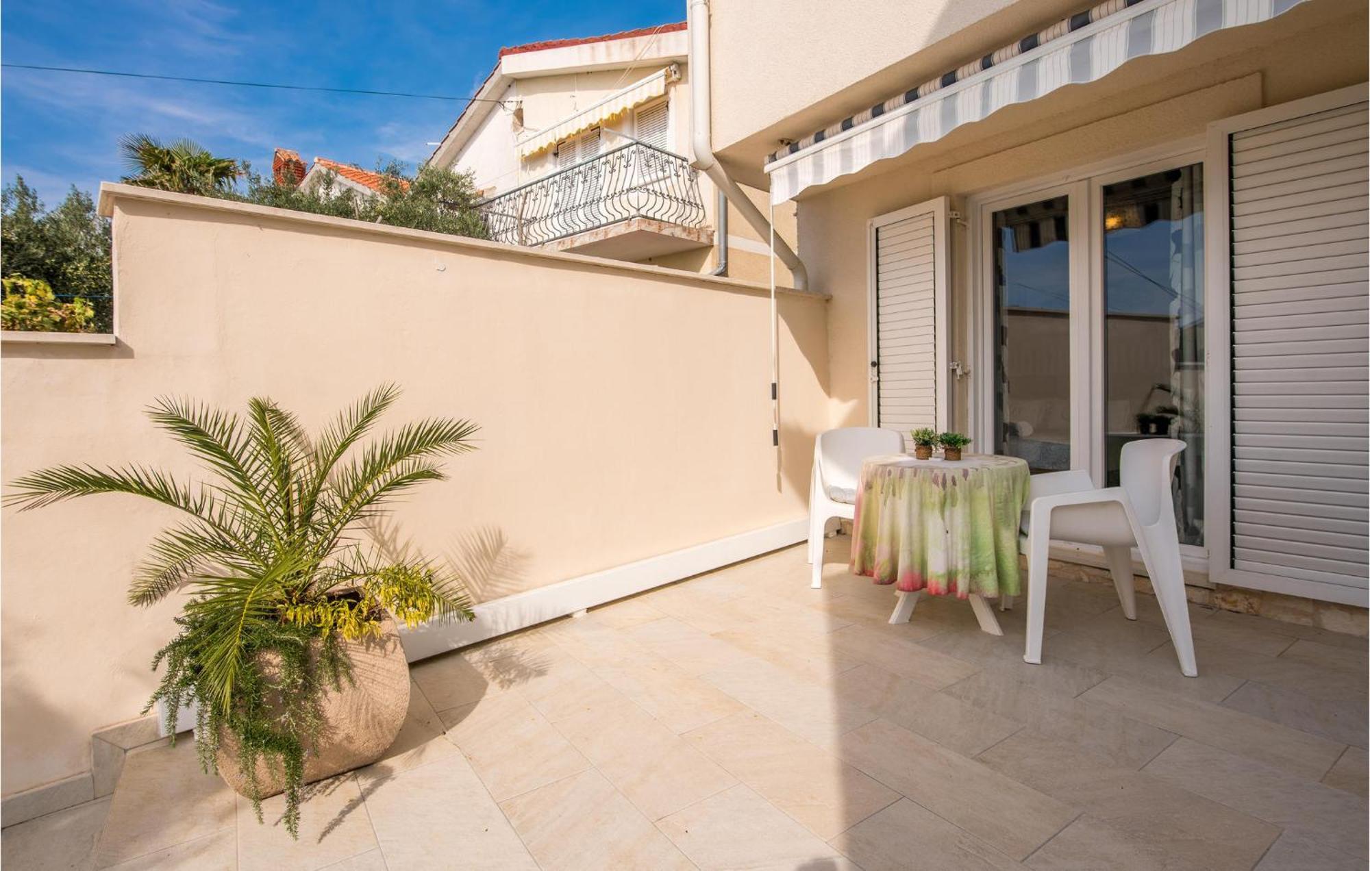 Beautiful Home In Martinscica With Wifi Extérieur photo